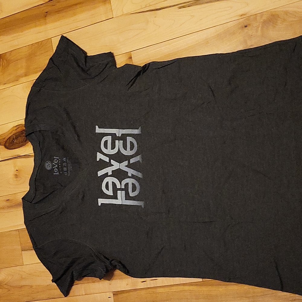 Le-vel tshirt